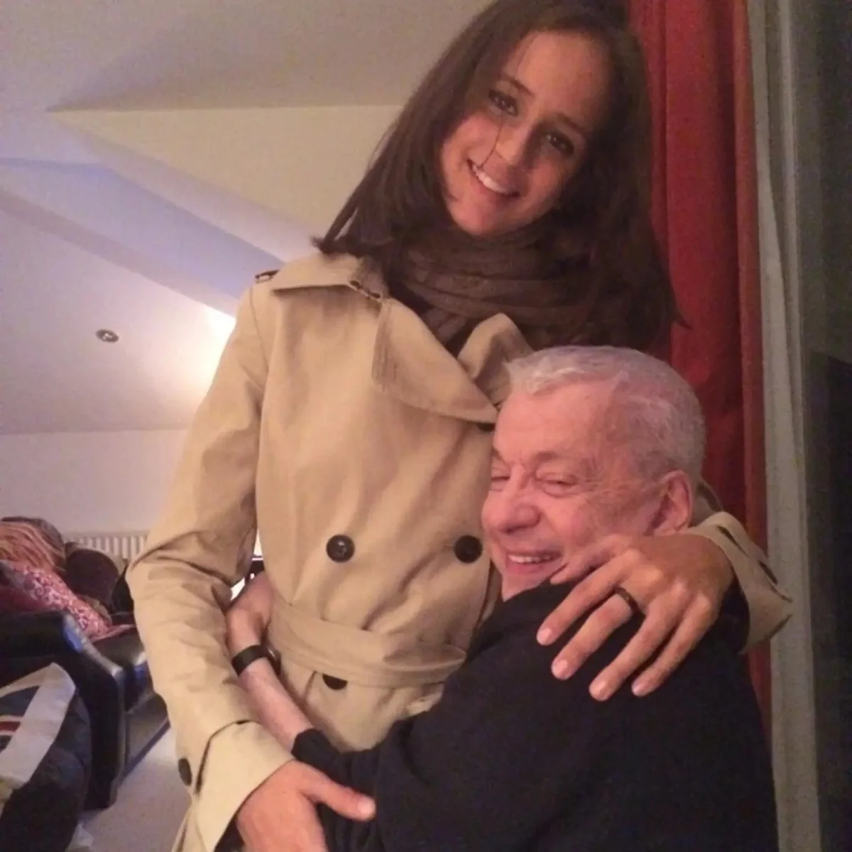 Viviane Morel e Renato Machado posam abraçados Viviane Morel e Renato Machado posam abraçados