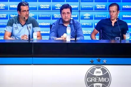 Fake news! Não foi a vacina o motivo da aposentadoria de Lucas Leiva