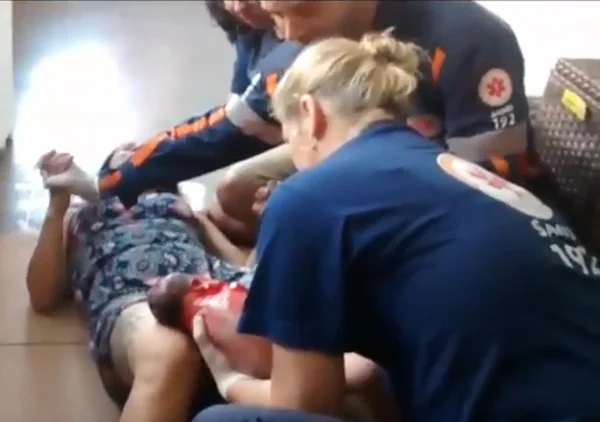A caminho do hospital, combustível acaba e bebê nasce dentro de loja