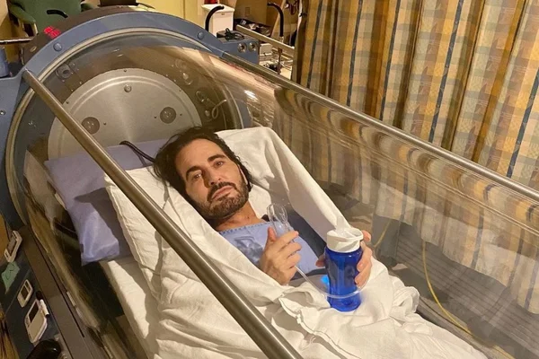 Marc Jacobs câmara oxigênio oxigenoterapia hiperbárica