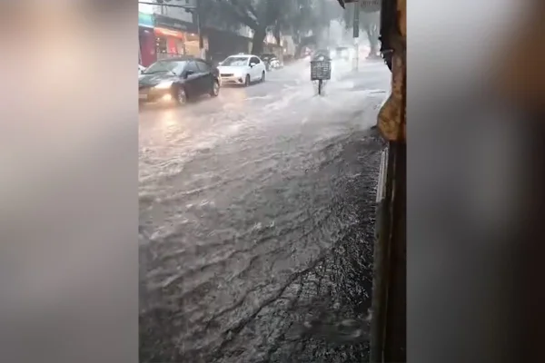 Imagem colorida mostra estragos de temporal em SP. Metrópoles