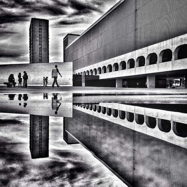 Nick Elmoor explora em fotos a beleza de Brasília em dia de chuva