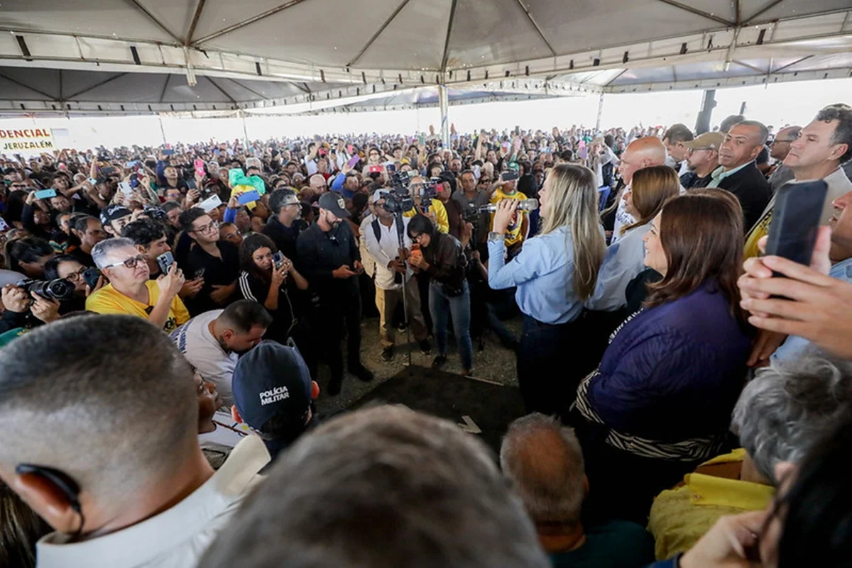 Celina avança com entrega de 400 lotes do Morar Bem para famílias do DF - imagem 1 Celina avança com entrega de 400 lotes do Morar Bem para famílias do DF - imagem 1