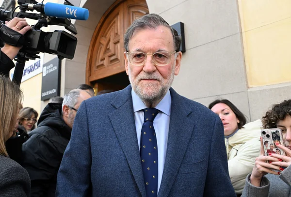 Jogadores da Espanha repudiam racismo de ex-ministro contra a França