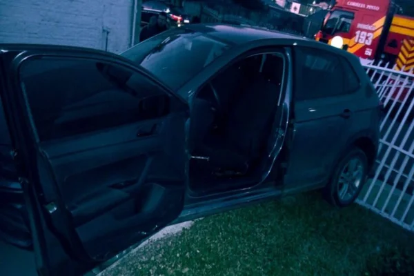 Imagem colorida, homem atropleado próprio carro - Metrópoles