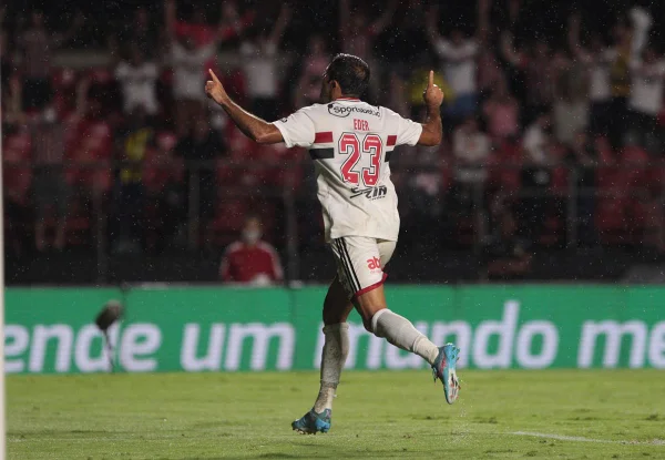 São Paulo vence o Manaus na Copa do Brasil