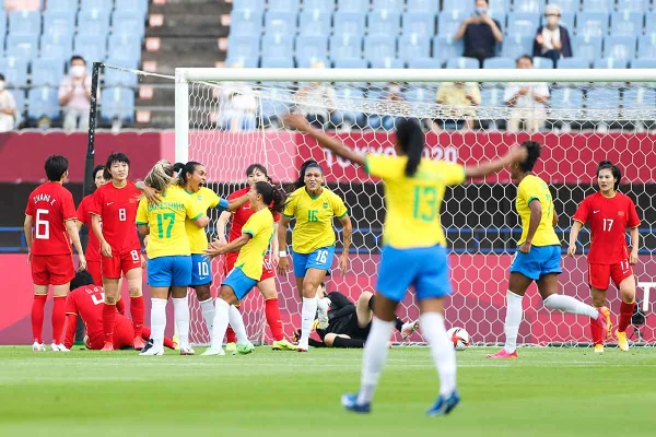 Em estreia perfeita, seleção feminina goleia China na abertura das Olimpíadas
