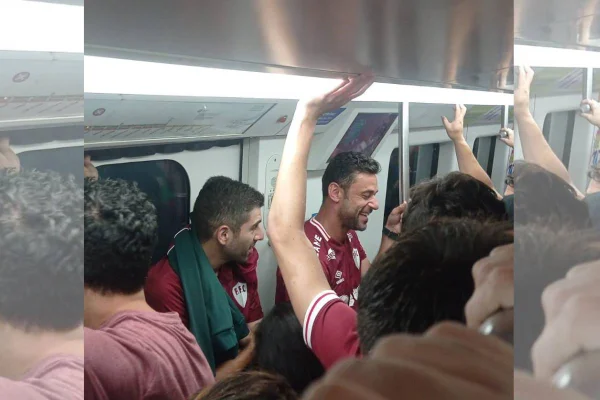 Gente como a gente: Fred vai de metrô ao jogo do Fluminense no Rio