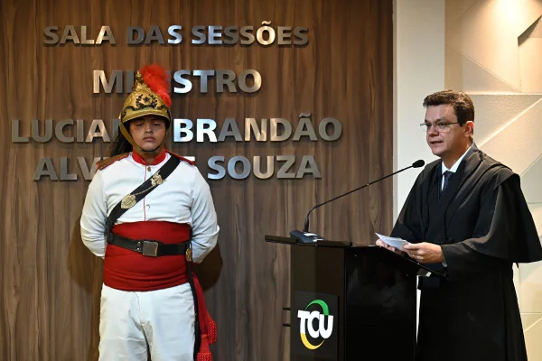 Ex-deputado Odair Cunha toma posse como ministro do TCU