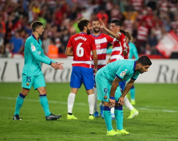 Granada vence, assume a liderança e afunda o Barcelona no Espanhol