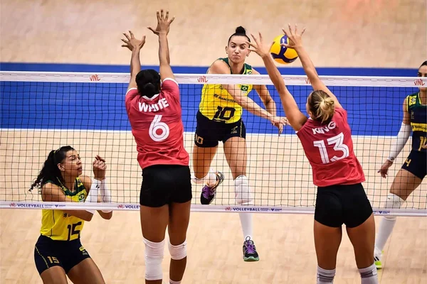 Liga das Nações de Vôlei: Brasil faz partida ruim e perde para o Canadá