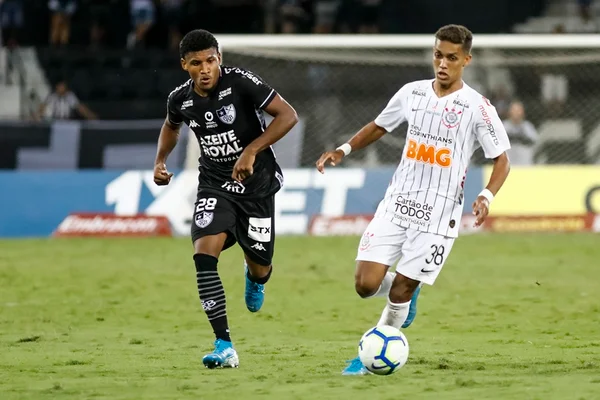 Corinthians recusa proposta inicial do Benfica pelo meia Pedrinho