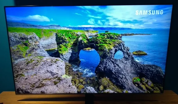 Controle remoto das novas TVs 4K da Samsung comanda outros aparelhos