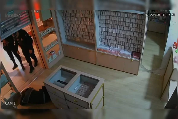 Assista ao momento em que ladrão é preso dentro de loja em shopping do DF