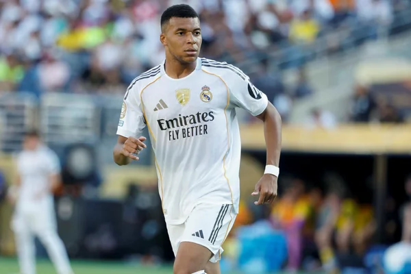 Foto colorida de Kylian Mbappé, do Real Madrid - Metrópoles