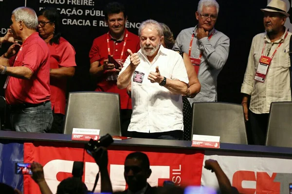 Setor do PT quer lançar Lula à Presidência na semana que vem
