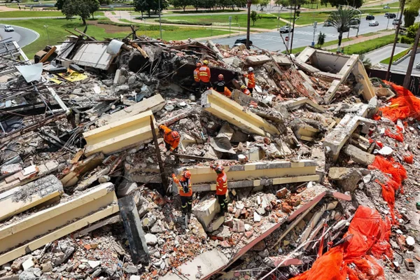 Entulho do Torre Palace começa a ser retirado nesta terça; entenda