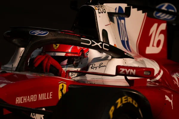F1: em sessão com bandeira vermelha, Charles Leclerc lidera TL2 no México
