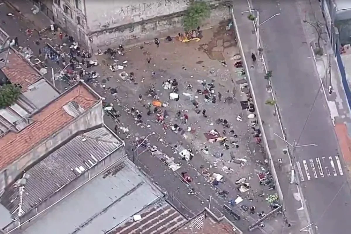 Cracolândia antes, na região onde fica a atual Praça do Triunfo Cracolândia antes, na região onde fica a atual Praça do Triunfo