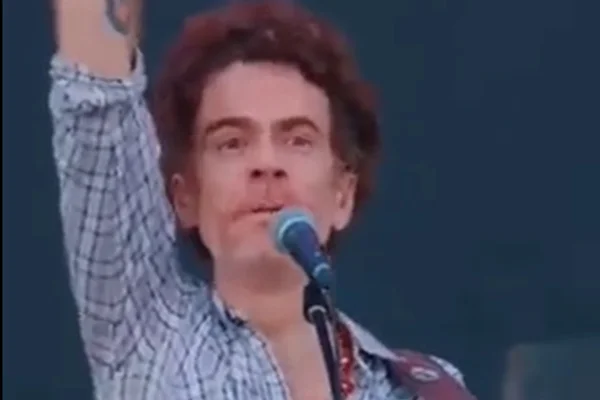 Imagem colorida de Nando Reis
