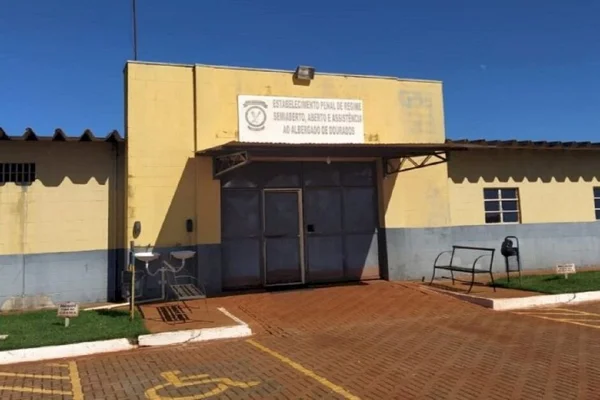Imagem colorida, presídio - Metrópoles
