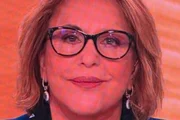 Apresentadora Dina Aguiar