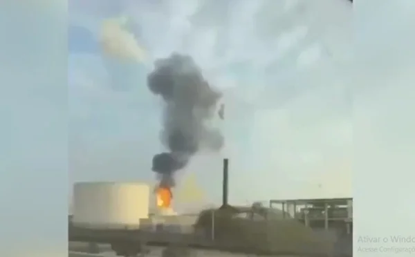 imagem colorida ataque irã refinaria petróleo bahrein
