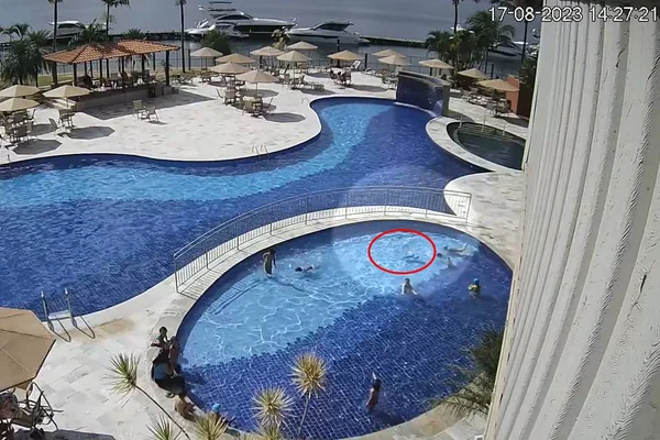 Vídeo mostra criança se afogando em piscina de hotel em Brasília - Metrópoles