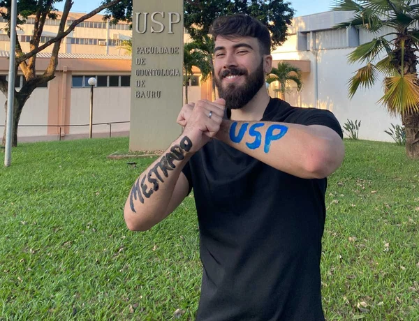 Vencendo pela educação: aluno aprendeu só e ajuda milhões pelo YouTube