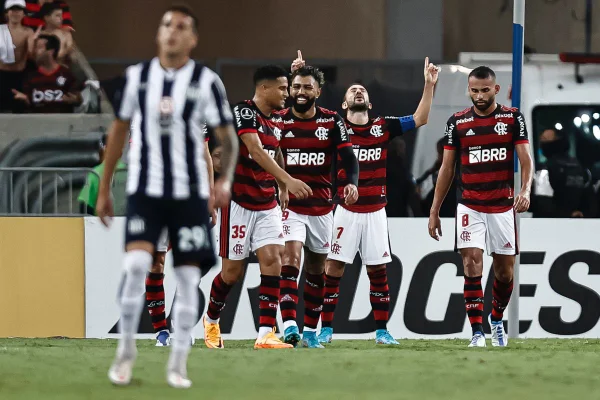 Talleres limpa vestiário e deixa presentes após jogo com o Flamengo