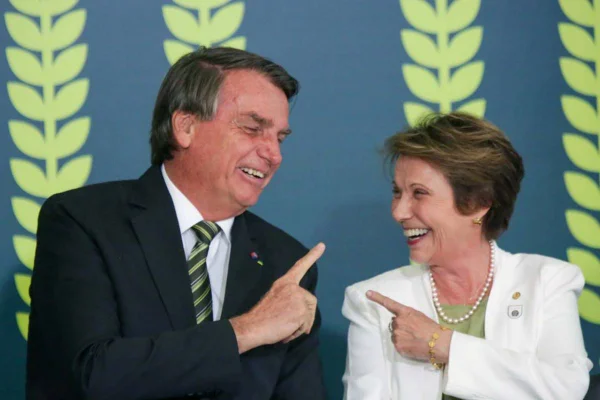 Bolsonaro anuncia motociata em MS com Tereza Cristina na garupa