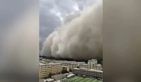 A parede de areia alcançou 91 metros