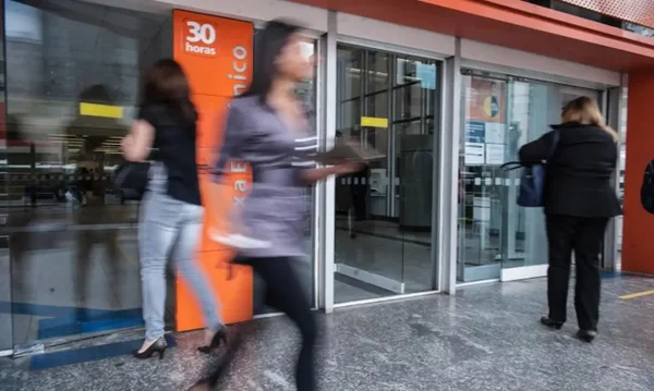 Fachada do banco Itaú