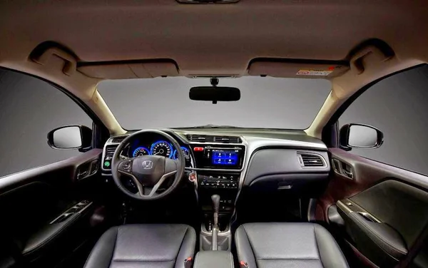 Honda faz recall dos modelos Fit e City por problemas no airbag