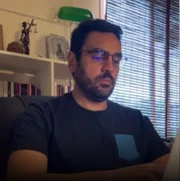 Ele chegou a ser levado para um hospital, mas não resistiu aos ferimentos