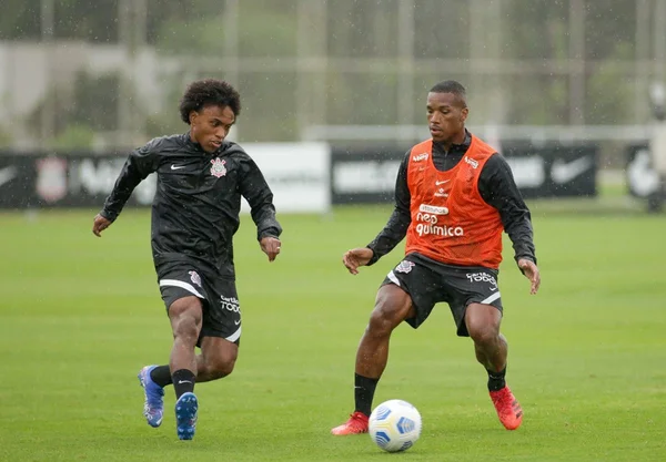Willian treina no Corinthians