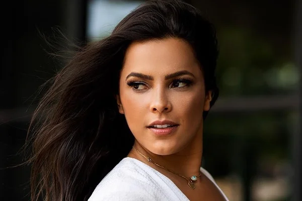 Emilly Araújo