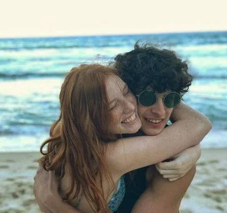 Eles postam várias imagens juntos Eles postam várias imagens juntos