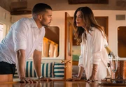 André Lamoglia como Profeta, Juliana Paes como Leila em Os Donos do Jogo