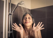 Una ducha fría también ayuda con el