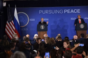 Encontro entre Vladmir Putin e Donald Trump Encontro entre Vladmir Putin e Donald Trump
