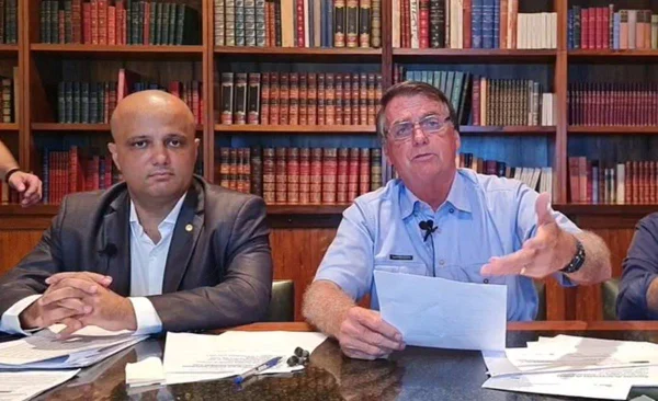 Bolsonaro diz avaliar aumento para servidores: “Todos merecem”