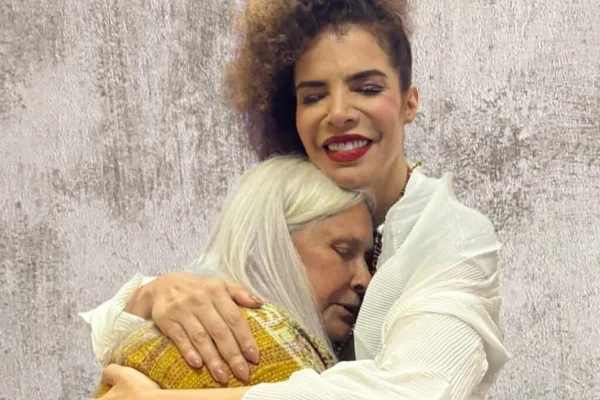 Foto colorida de Fafá de Belém e Vanessa da Mata - Metrópoles