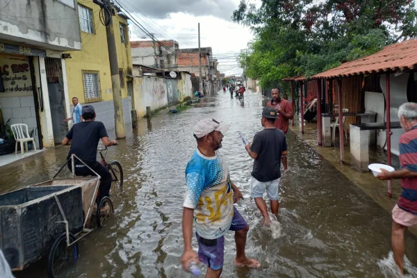 Trecho alagado no Jardim Pantanal, zona leste, após fortes chuvas - Metrópoles