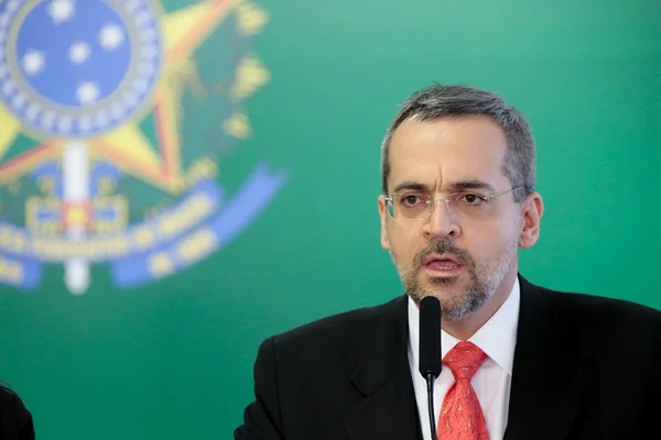 Ministro não descarta novos contingenciamentos na Educação