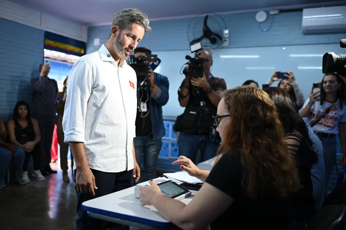 Ele se disse confiante no resultado: "As pesquisas erram muito" Ele se disse confiante no resultado: "As pesquisas erram muito"