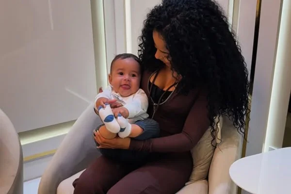 Lorena Maria desabafa após brincadeira com o filho, Rás: "Quase morri" - Metrópoles