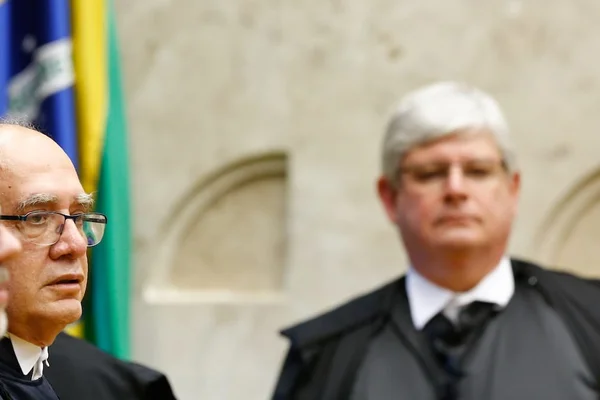 Juristas dizem que revelação de Janot sobre Gilmar não é crime