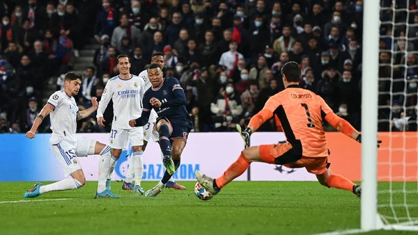 Mbappé faz golaço e PSG vence Real Madrid nos acréscimos
