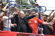 Ex-presidente Lula foi beneficiado pela decisão do STF de que um acusado só pode ser preso depois de esgotados todos os recursos Ex-presidente Lula foi beneficiado pela decisão do STF de que um acusado só pode ser preso depois de esgotados todos os recursos